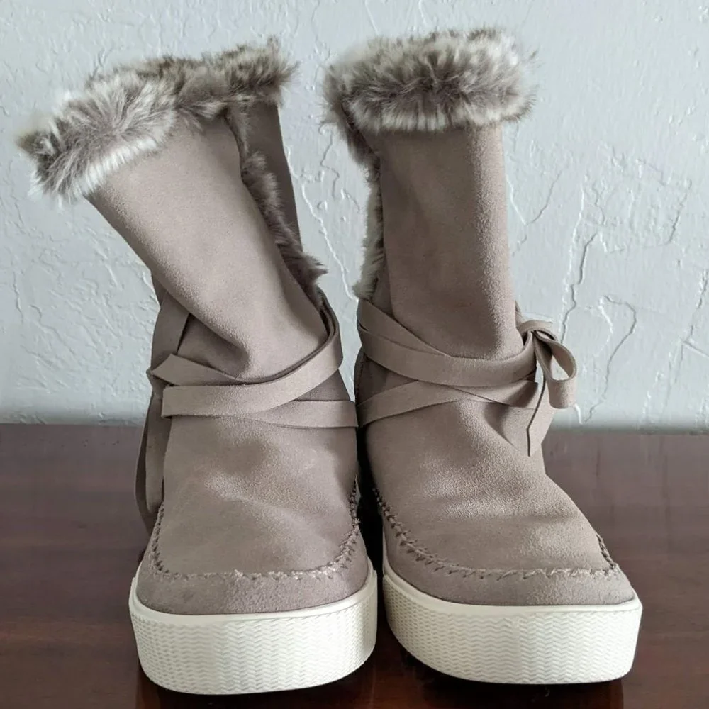 TOMS Vista Suede Boots in Desert Taupe - Picture 11 of 13